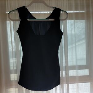 Women’s Black Scoop Neck Tank Top